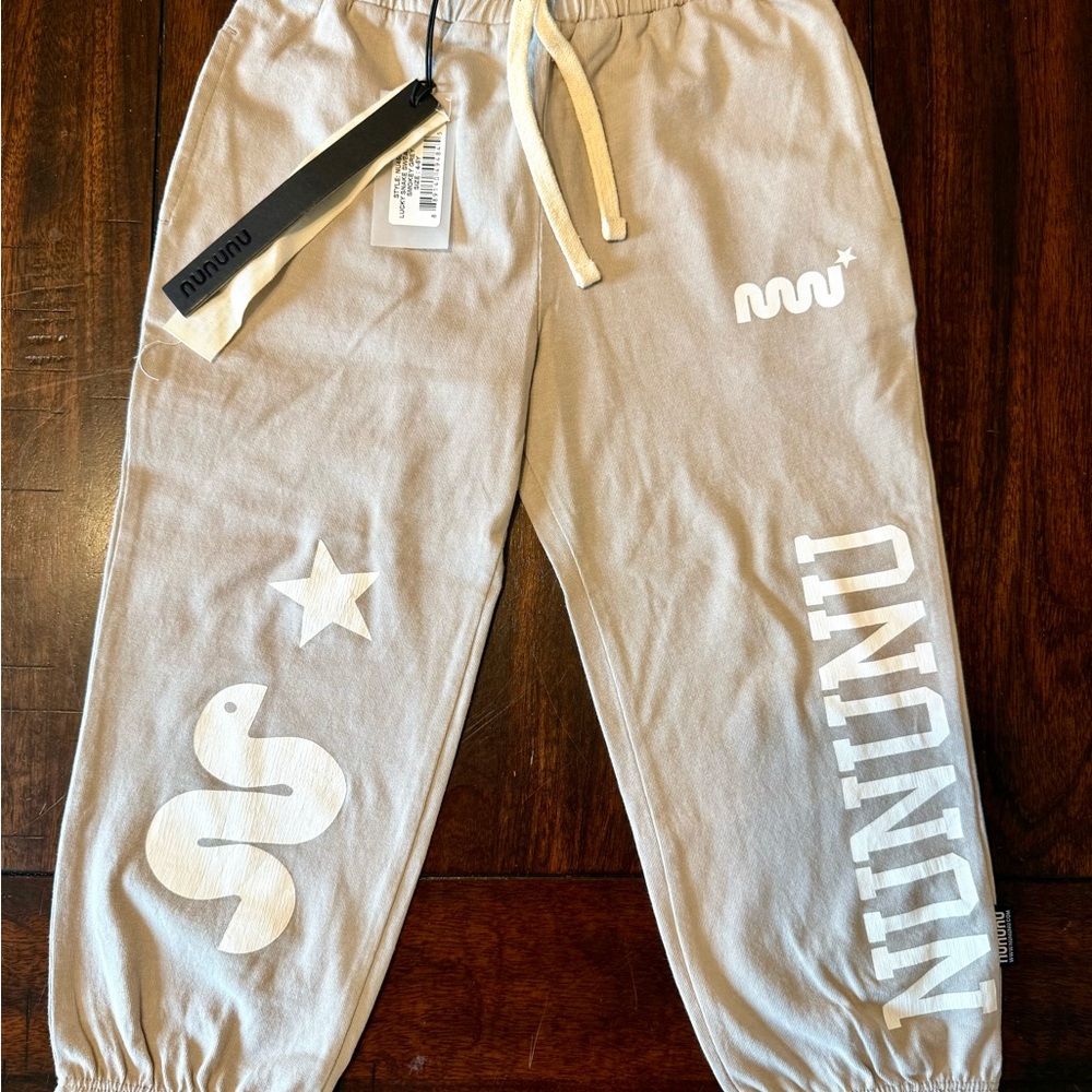 NUNUNU - Beige joggers (new!)